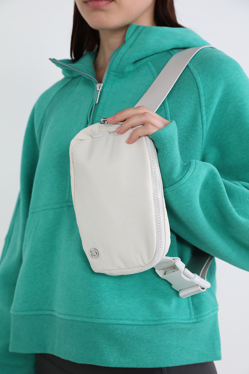 תמונת כל הלוק של Everywhere Belt Bag 1L